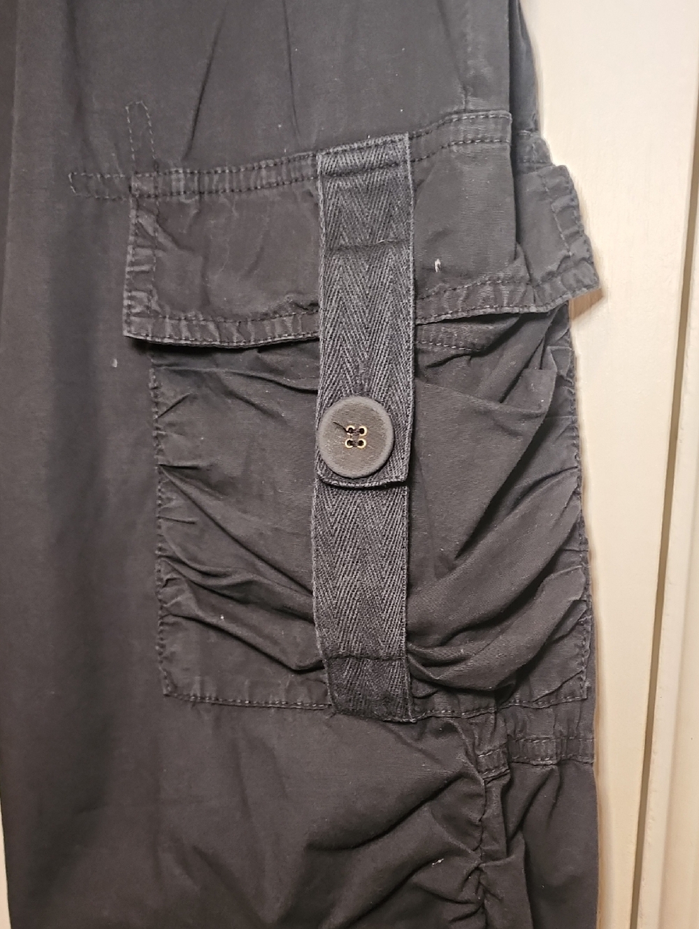 Wearables Black Cargo Drawstring Capri Pants, Sz. S - Picture 3 of 12